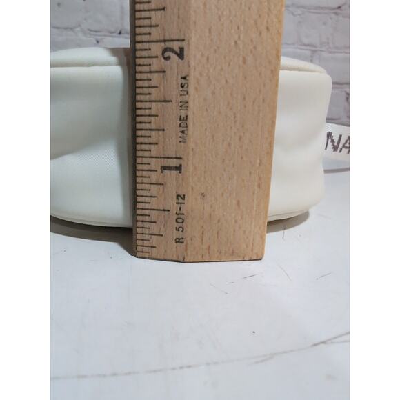 Lululemon 2022 Olympic Team Canada Future Legacy Crossbody Bag Ivory White EUC - Picture 11 of 12